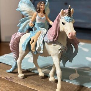Schleich fairy Eyela on Unicorn